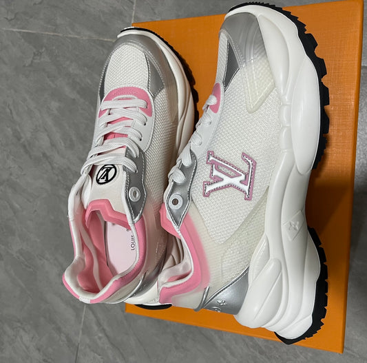 Louie v pink monogram runner