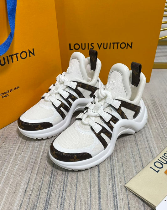 Louie archlight runner white