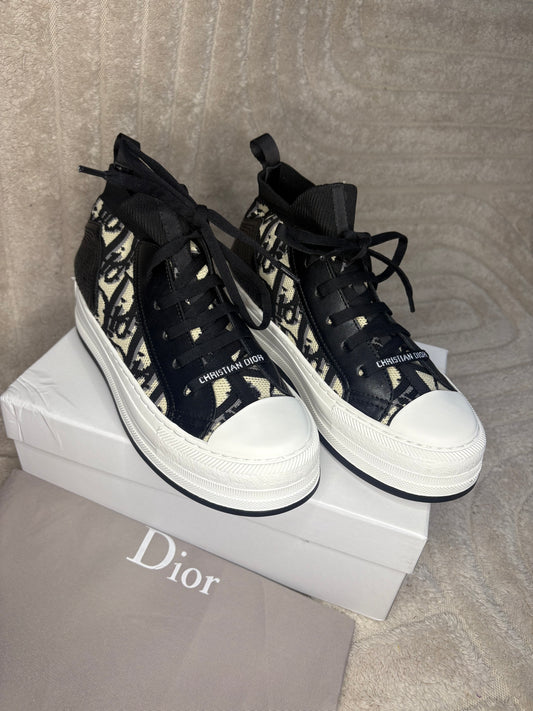 ( in stock size 5 ) d monogram trainer navy