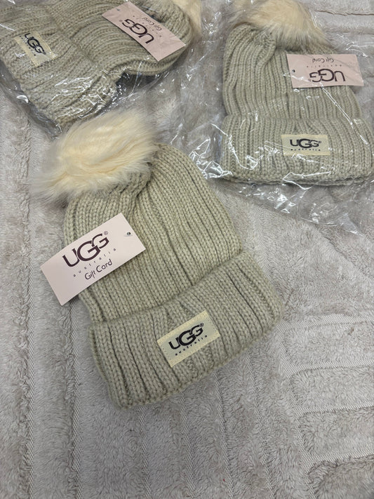 ( in stock ) ug8 bobble hat beige