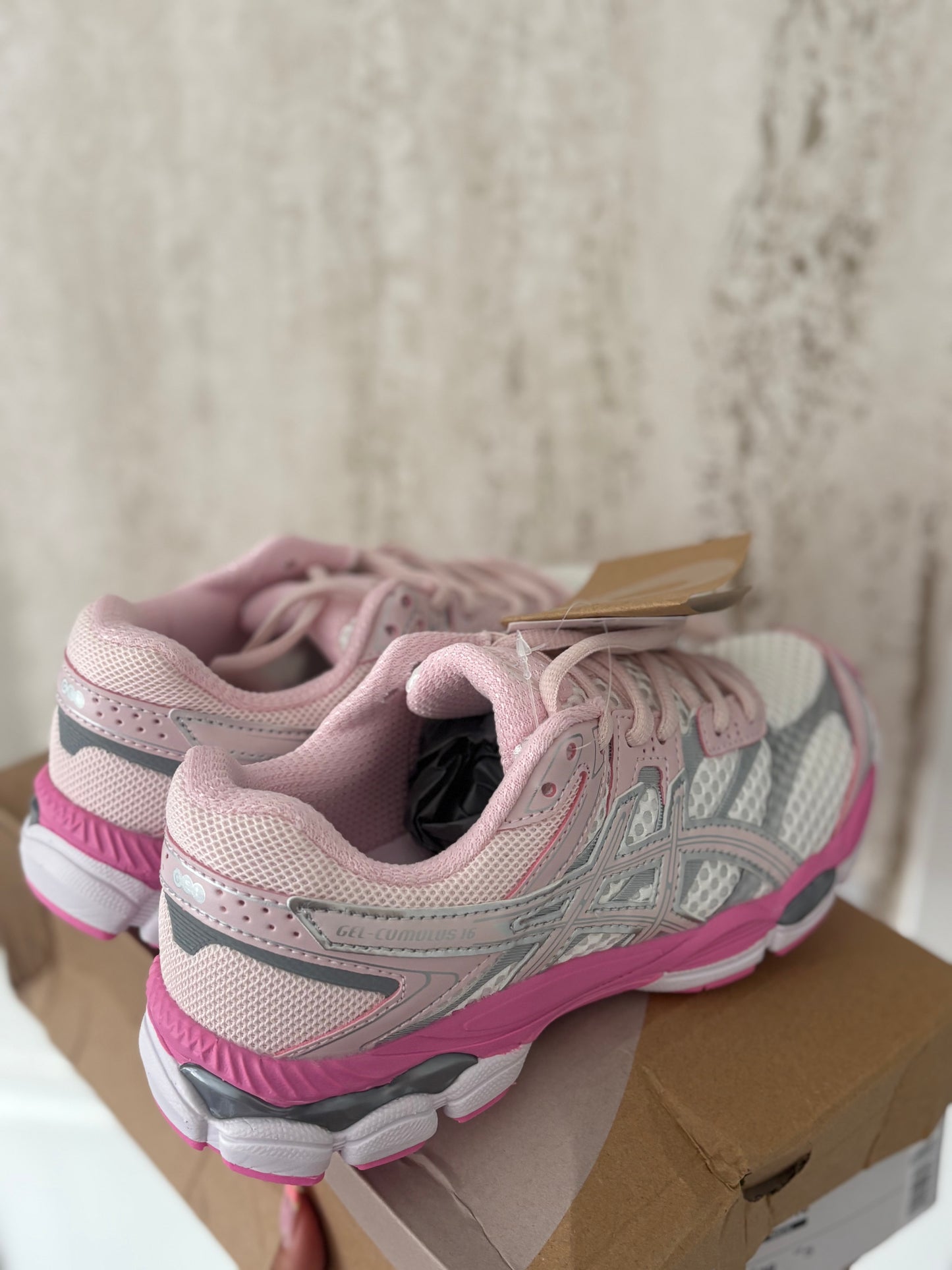( in stock size 4&6 ) asic pink gel