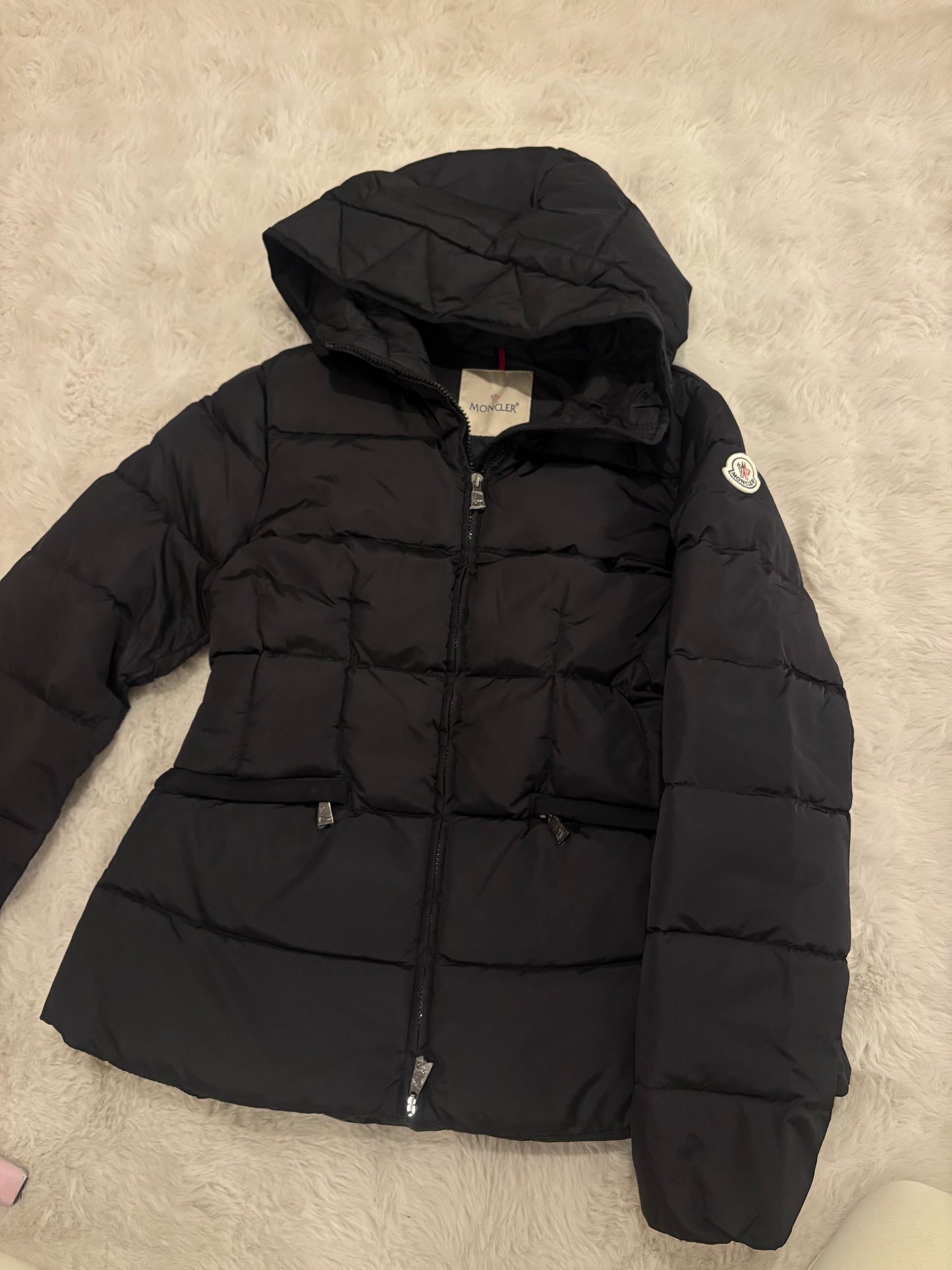 ( in stock size small 8/10 ) monc down jacket black