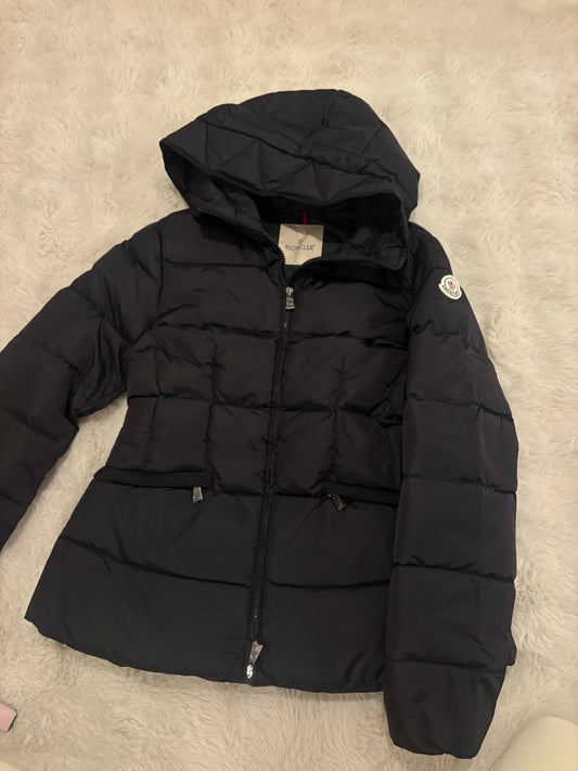 ( in stock size small 8/10 ) monc down jacket black