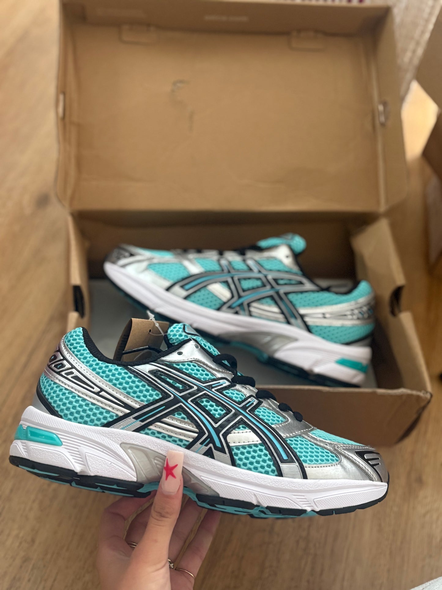 ( in stock size 6.5-7 ) asic runner