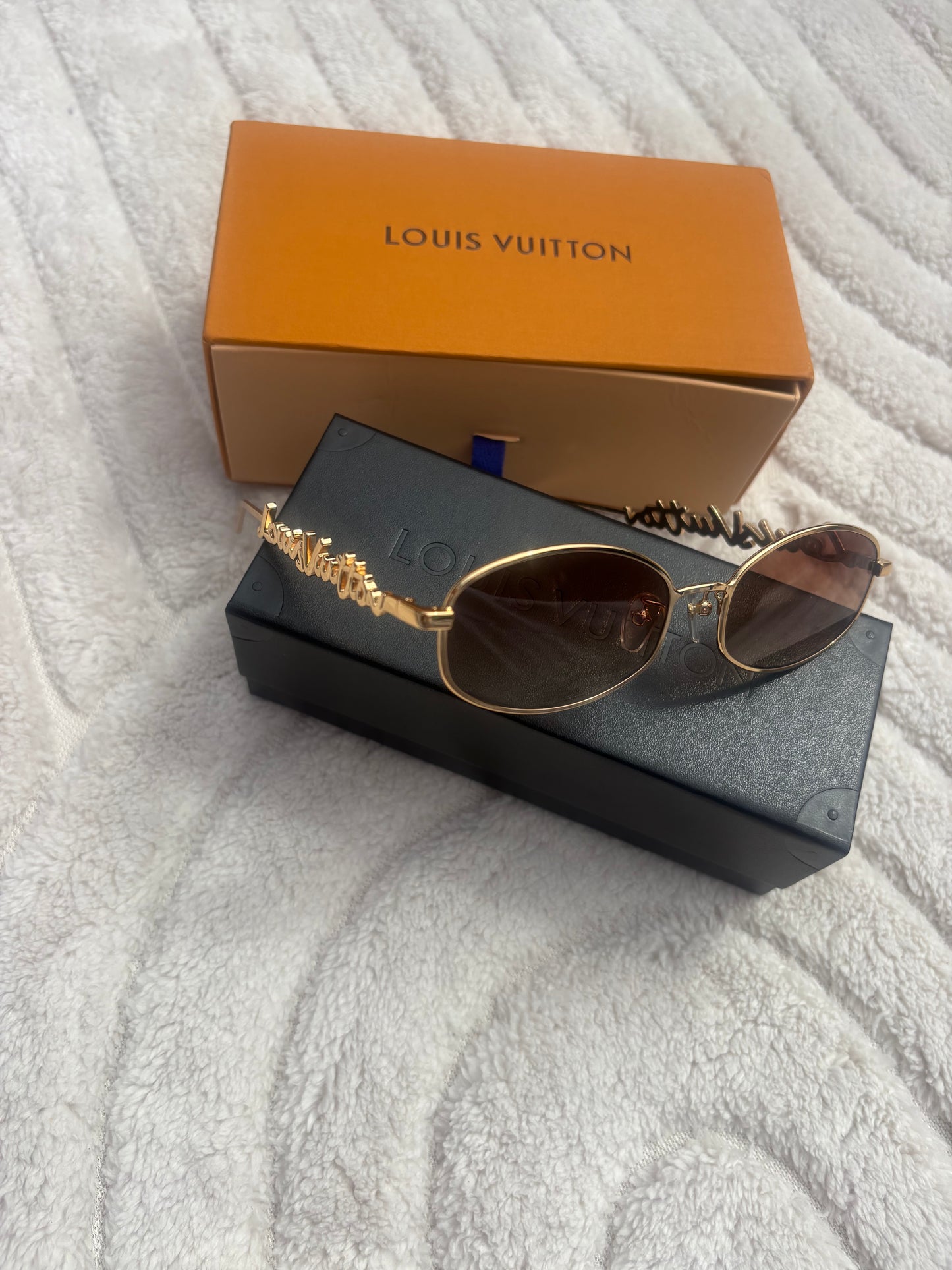 Louie script sunglasses