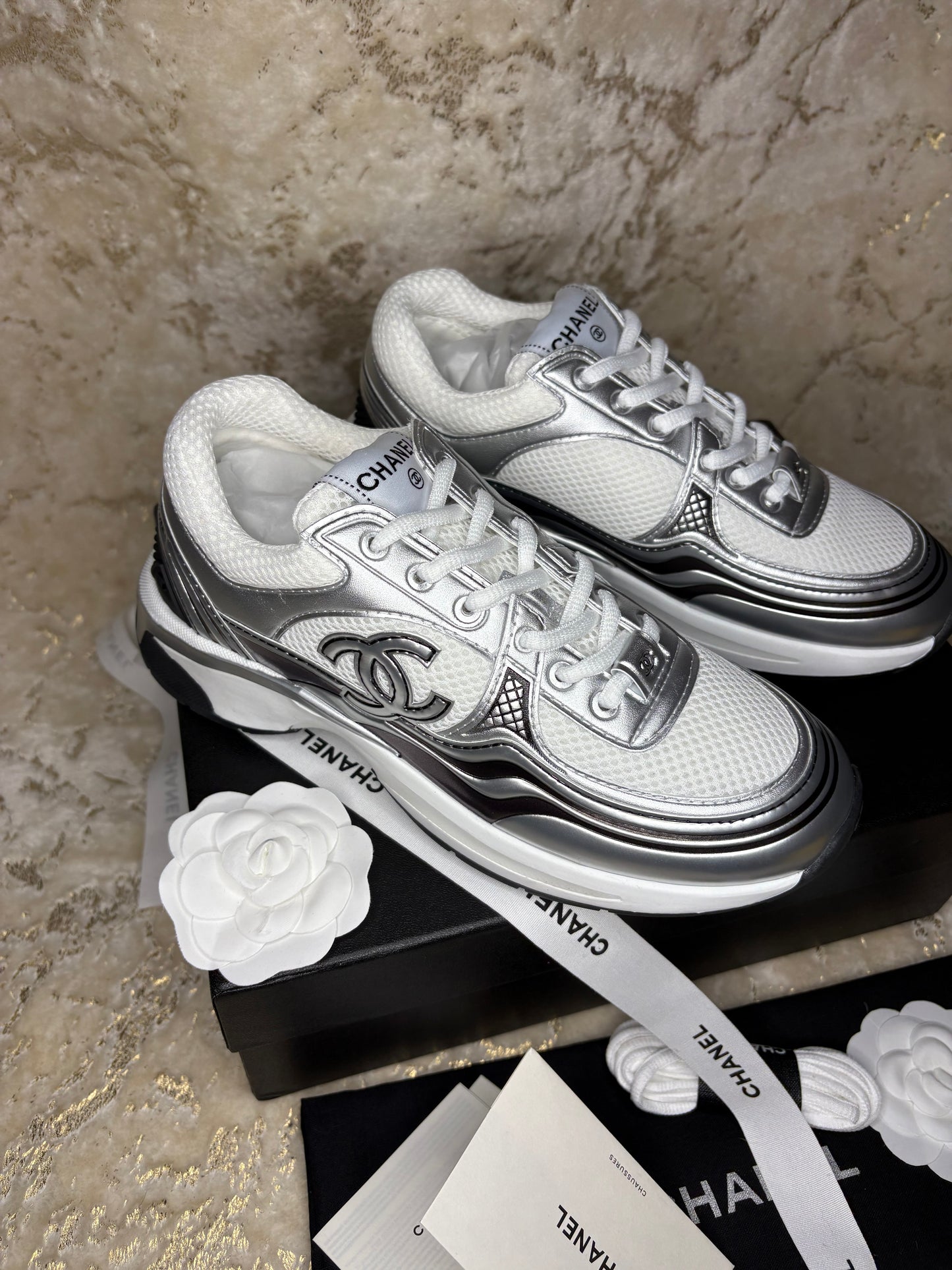 CC metallic bronze silver runner