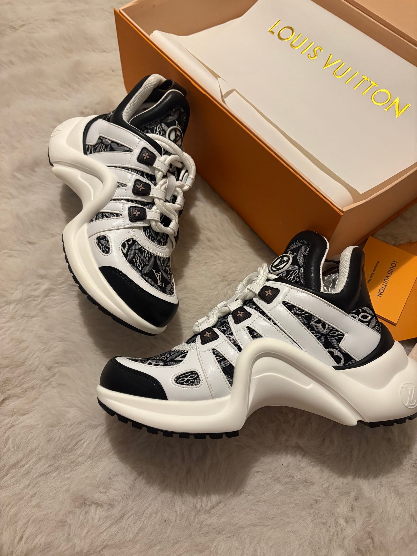 ( in stock size 5 ) arch light runner