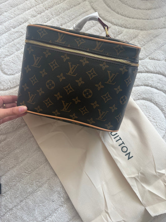 ( in stock ) Louie vanity case large 24 cm