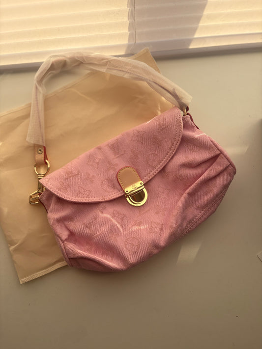( in stock ) Louie pink denim shoulder bag