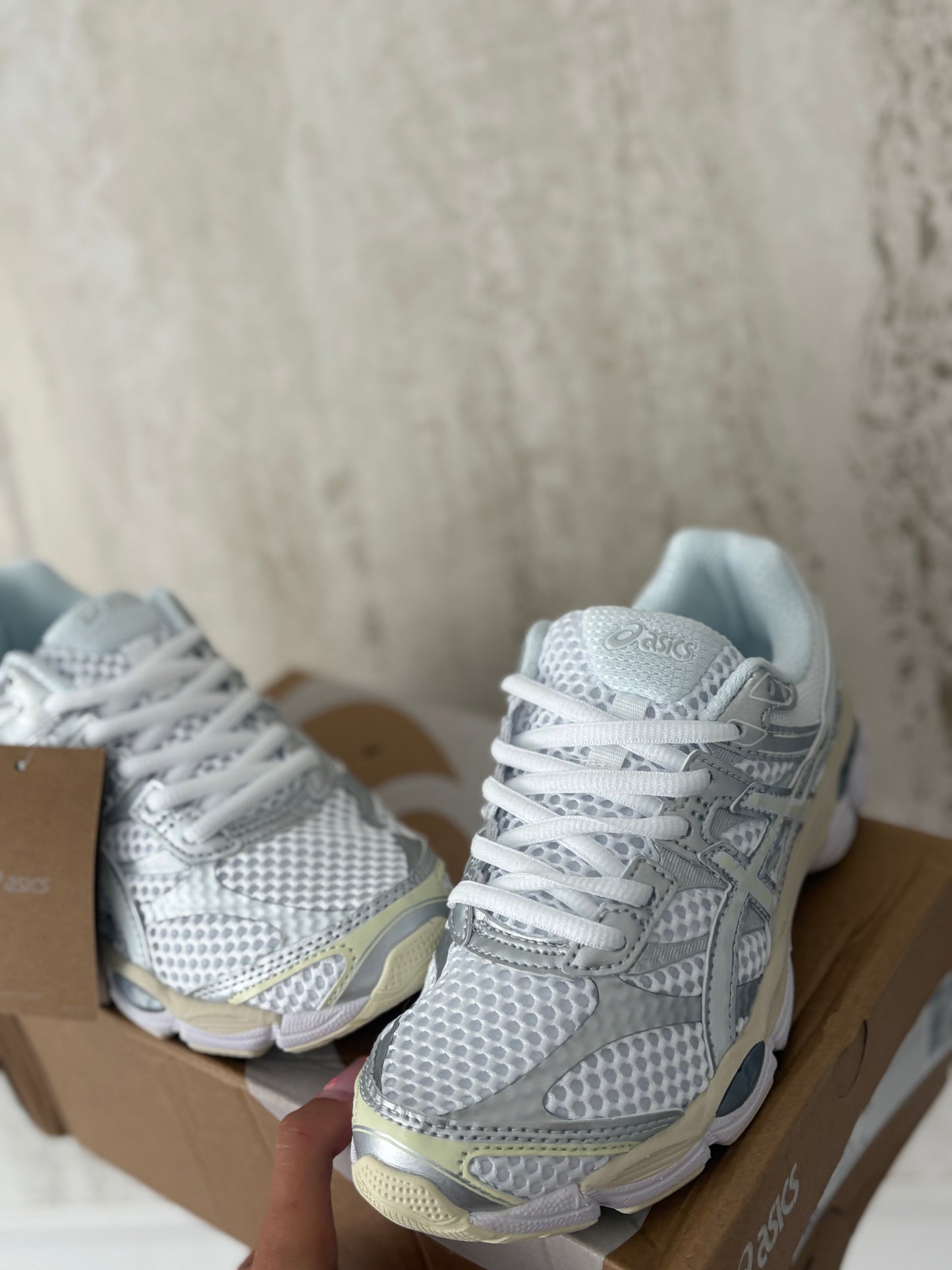 ( in stock size eu 38 - uk 4.5-5 ) asic white grey gel