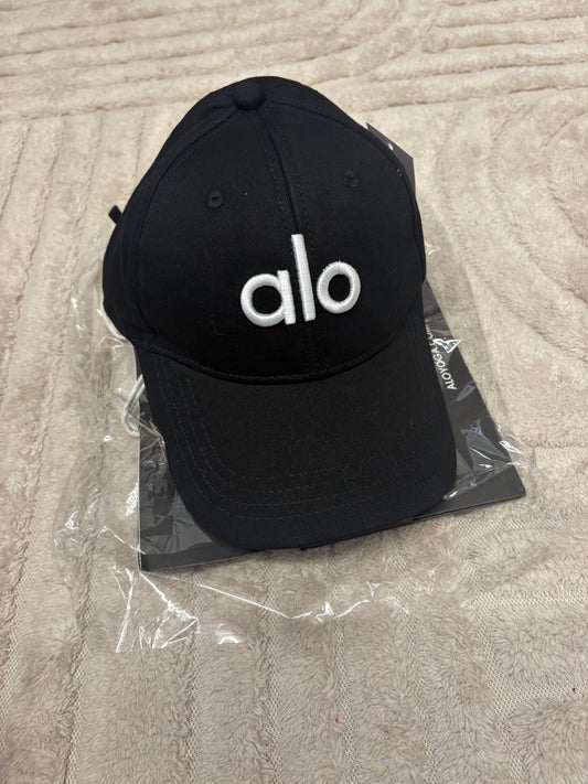 ( in stock ) Alo hat black white