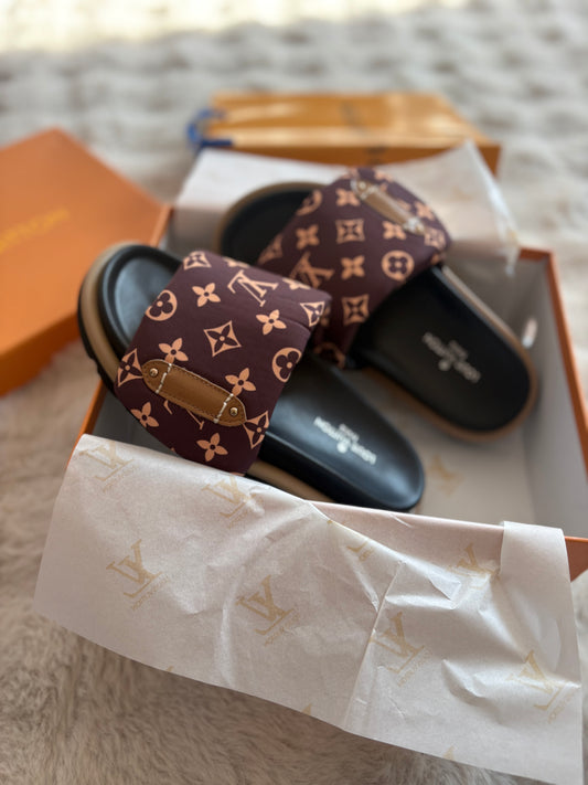( in stock size 5 ) Louie slide